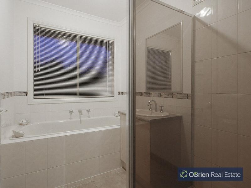 22 Silky Oak Drive, Cranbourne VIC 3977