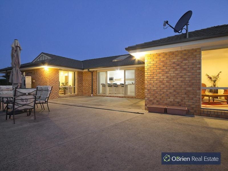 22 Silky Oak Drive, Cranbourne VIC 3977