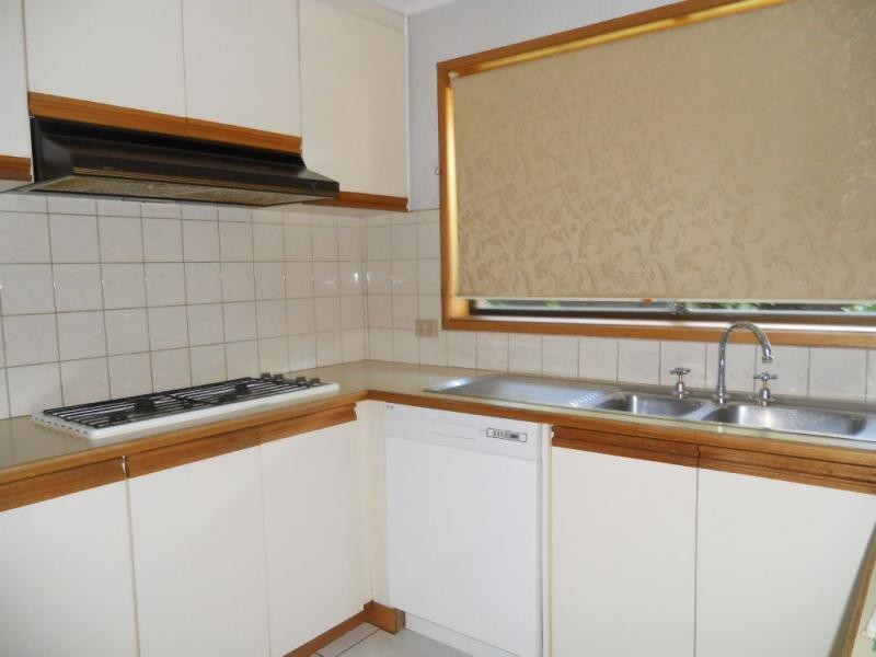23 Escott Grove, Berwick VIC 3806