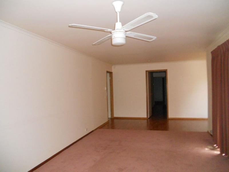 23 Escott Grove, Berwick VIC 3806