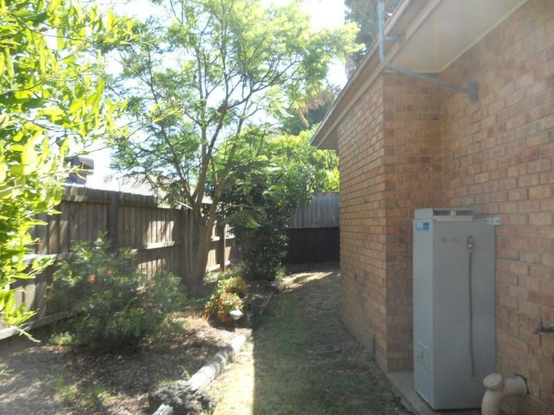 23 Escott Grove, Berwick VIC 3806