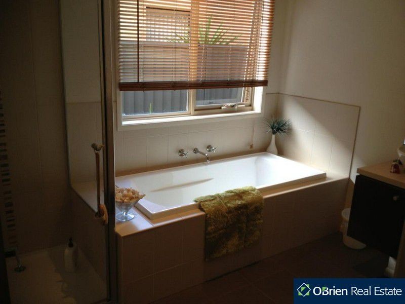 59 Downing Square, Pakenham VIC 3810