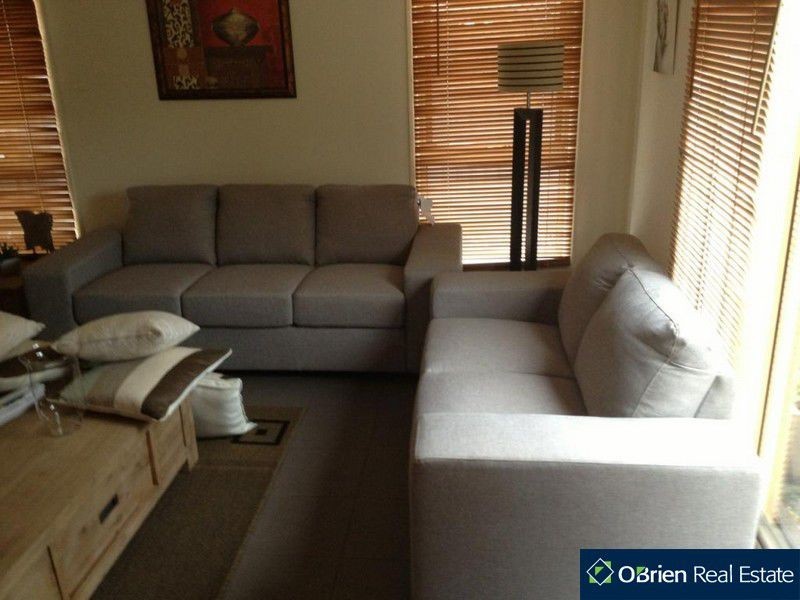 59 Downing Square, Pakenham VIC 3810