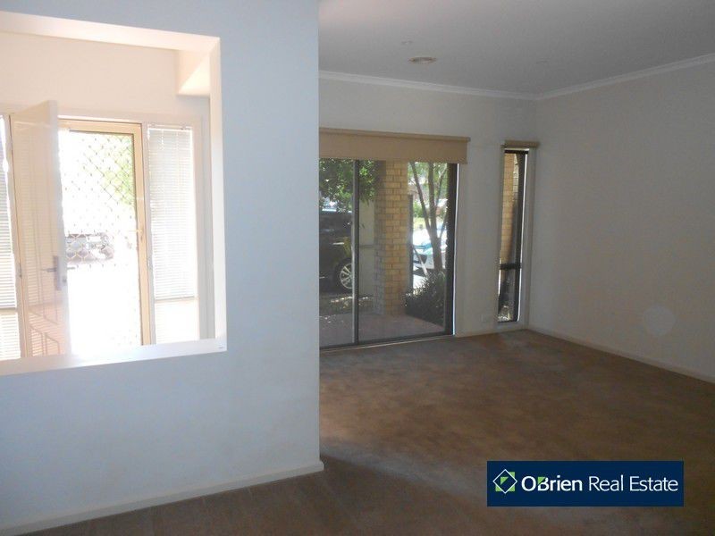 Unit 44/13 Kirren Close, Cranbourne VIC 3977