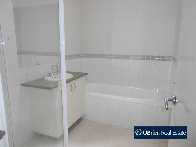 Unit 44/13 Kirren Close, Cranbourne VIC 3977