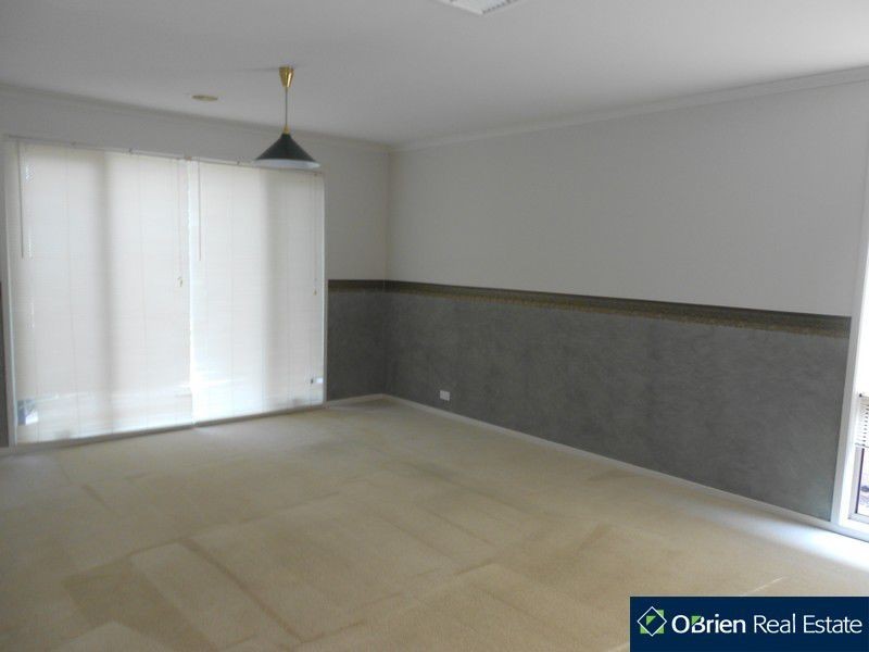 22 Lansbury Drive, Narre Warren South VIC 3805