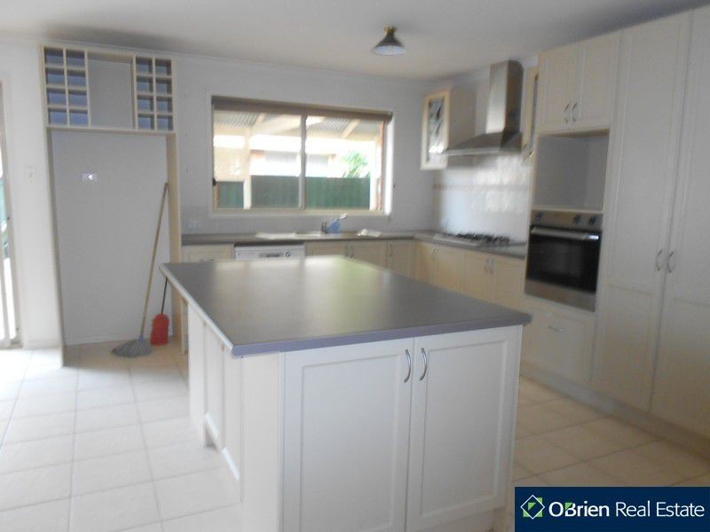 22 Lansbury Drive, Narre Warren South VIC 3805