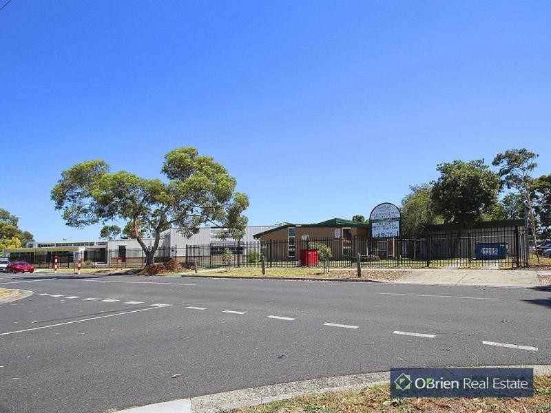 5 Alexander Street, Cranbourne VIC 3977