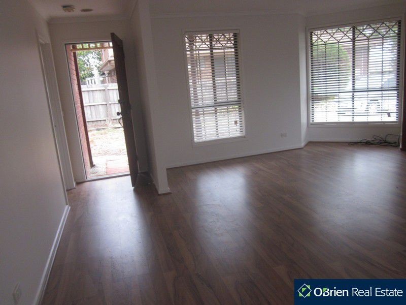 8 Culcairn Court, Narre Warren South VIC 3805