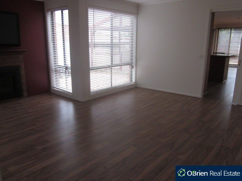 8 Culcairn Court, Narre Warren South VIC 3805