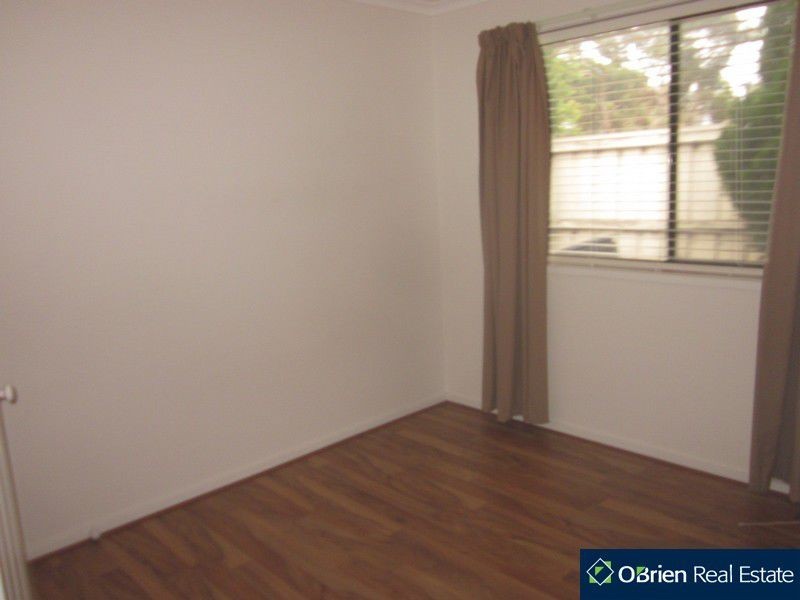 8 Culcairn Court, Narre Warren South VIC 3805