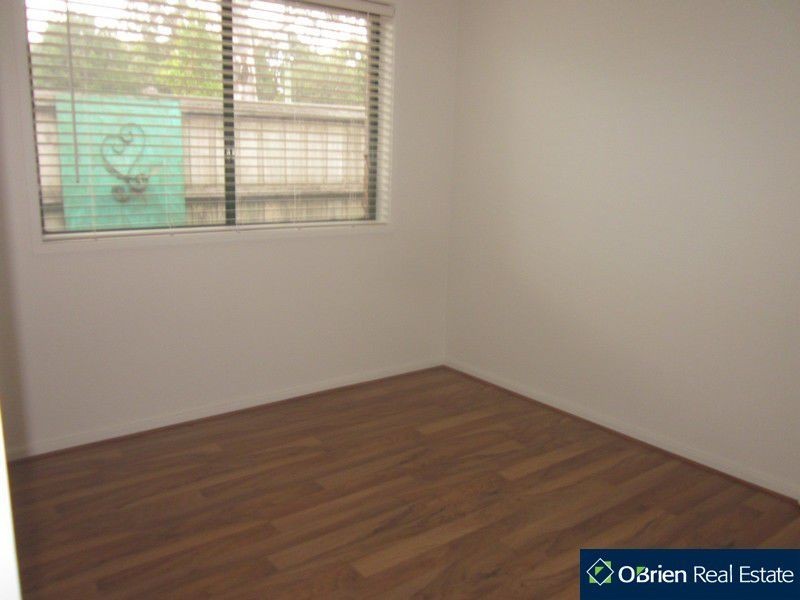 8 Culcairn Court, Narre Warren South VIC 3805