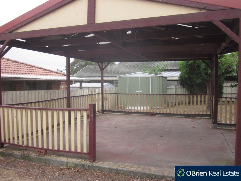 8 Culcairn Court, Narre Warren South VIC 3805