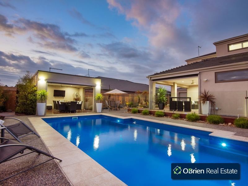 18 Ripplebrook Boulevard, Narre Warren North VIC 3804