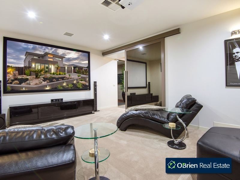 18 Ripplebrook Boulevard, Narre Warren North VIC 3804