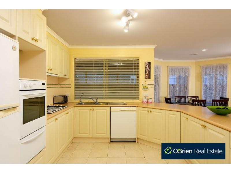 28 Pendle Close, Narre Warren South VIC 3805