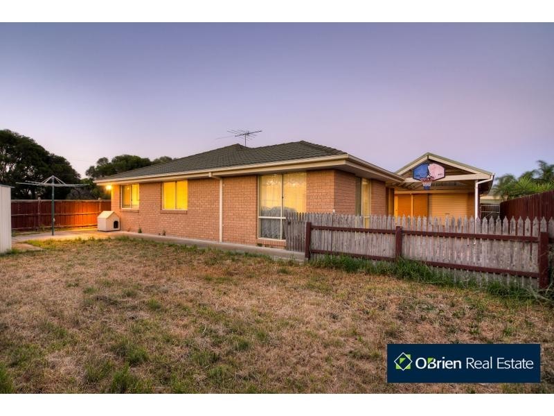 28 Pendle Close, Narre Warren South VIC 3805