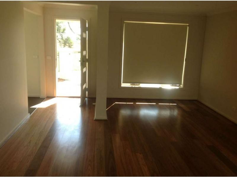 11 FANTAIL Lane, Pakenham VIC 3810