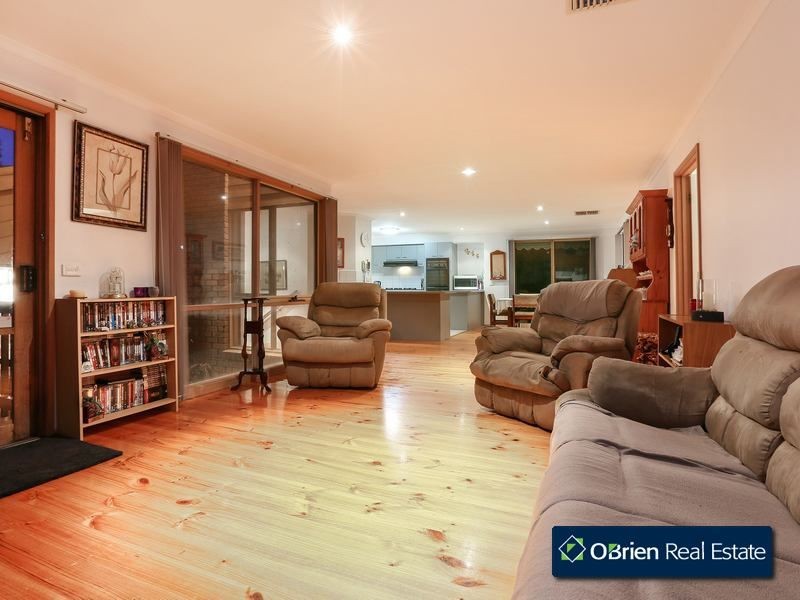 9 Balmain Drive, Berwick VIC 3806