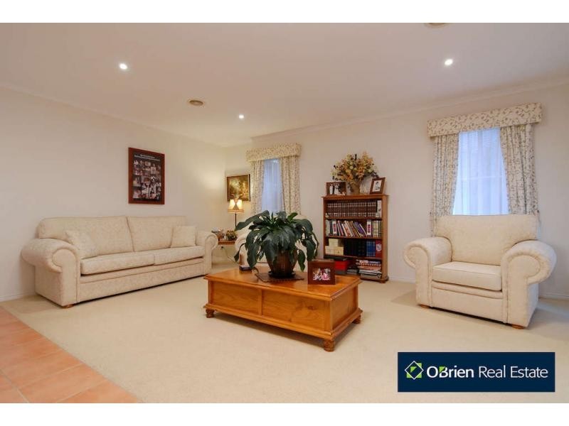 28 Champagne Grove, Narre Warren South VIC 3805