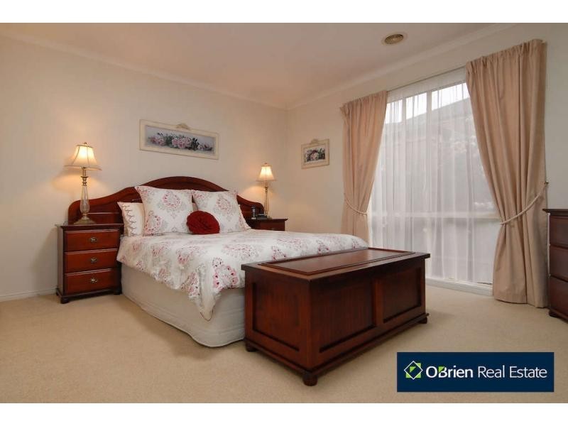 28 Champagne Grove, Narre Warren South VIC 3805