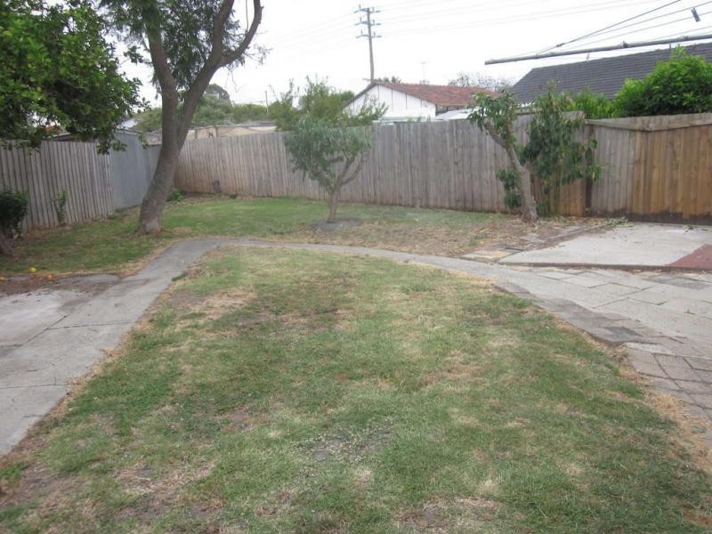 19 LACEBARK Street, Doveton VIC 3177