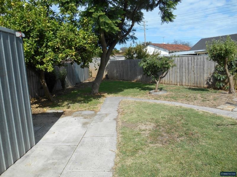 19 LACEBARK Street, Doveton VIC 3177