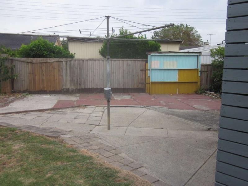 19 LACEBARK Street, Doveton VIC 3177