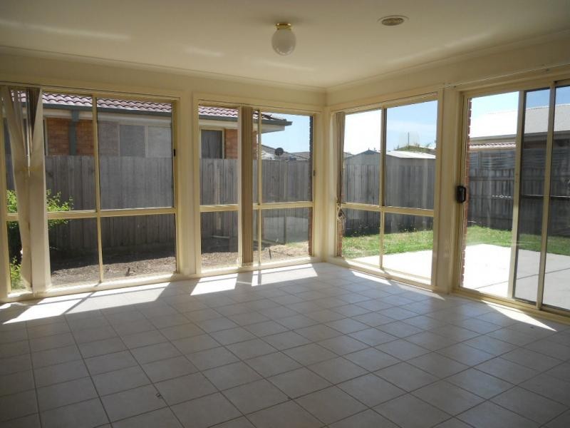 24 Shaftsbury Avenue, Berwick VIC 3806