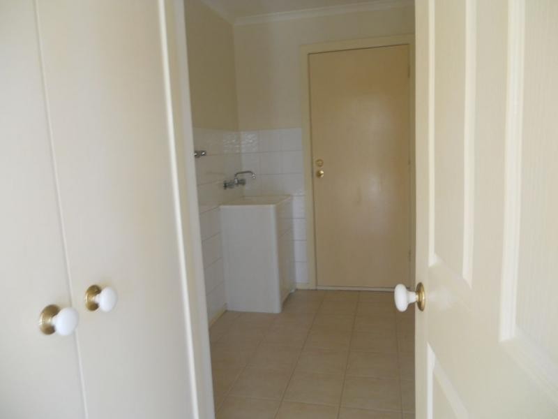 24 Shaftsbury Avenue, Berwick VIC 3806