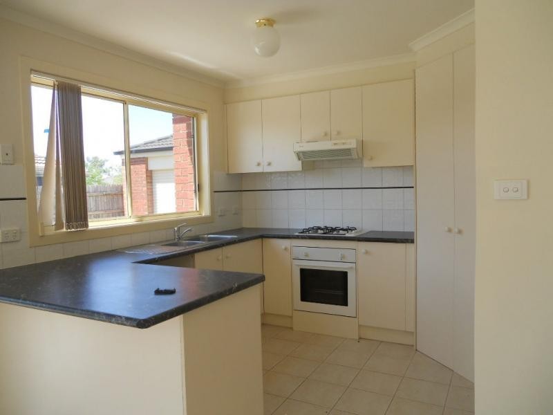 24 Shaftsbury Avenue, Berwick VIC 3806