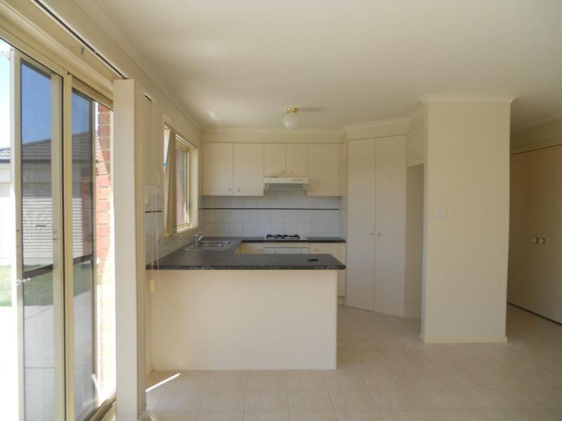 24 Shaftsbury Avenue, Berwick VIC 3806