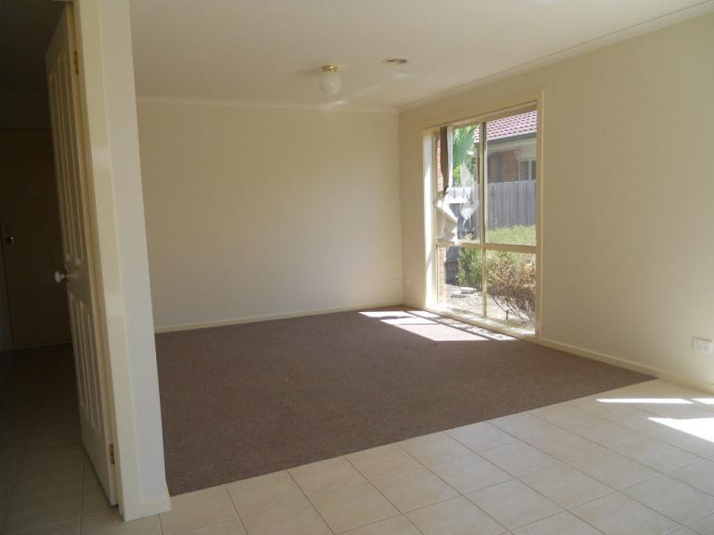 24 Shaftsbury Avenue, Berwick VIC 3806