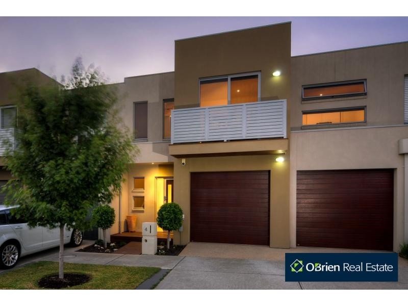 4 Manna Row, Officer VIC 3809