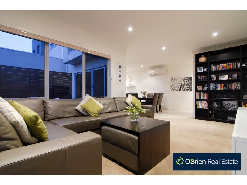 4 Manna Row, Officer VIC 3809