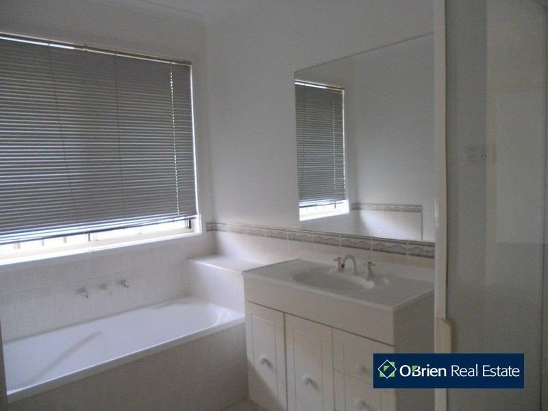 22 Turella Close, Berwick VIC 3806