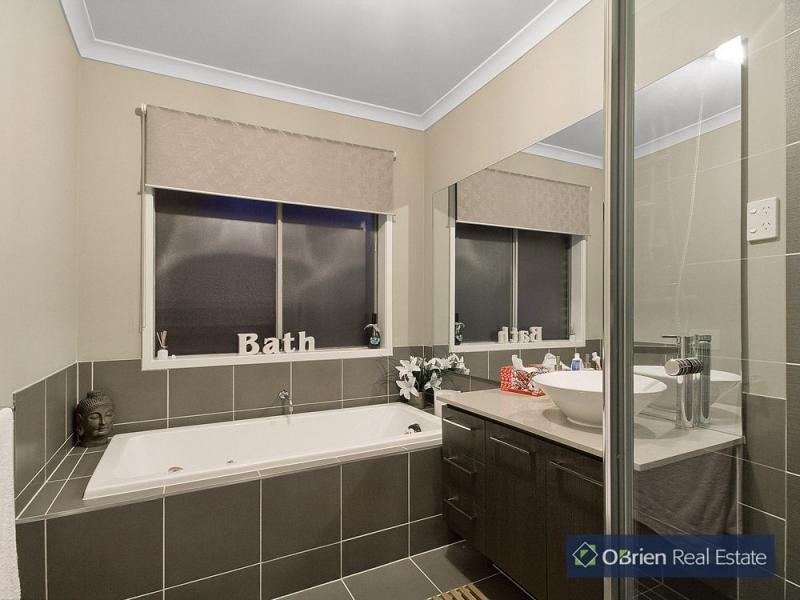 7 Watercress Court, Drouin VIC 3818