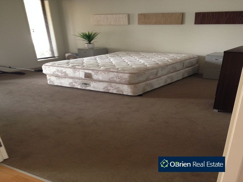 26 Downing Square, Pakenham VIC 3810