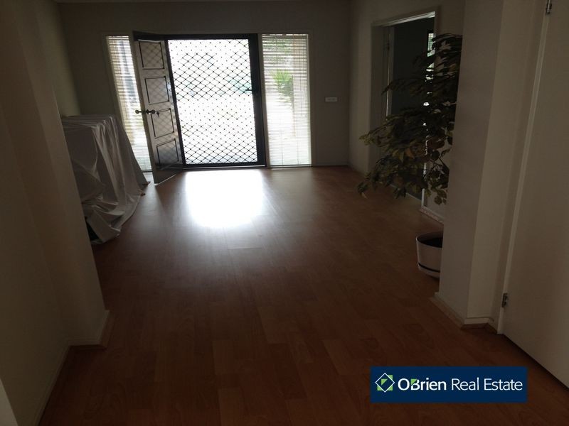 26 Downing Square, Pakenham VIC 3810