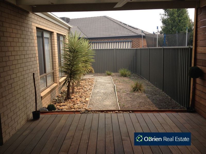 26 Downing Square, Pakenham VIC 3810