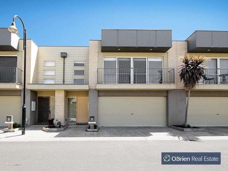 4 Sunline Terrace, Pakenham VIC 3810