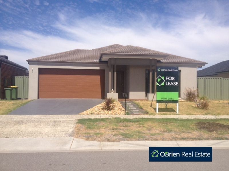 18 Avon River Way, Pakenham VIC 3810