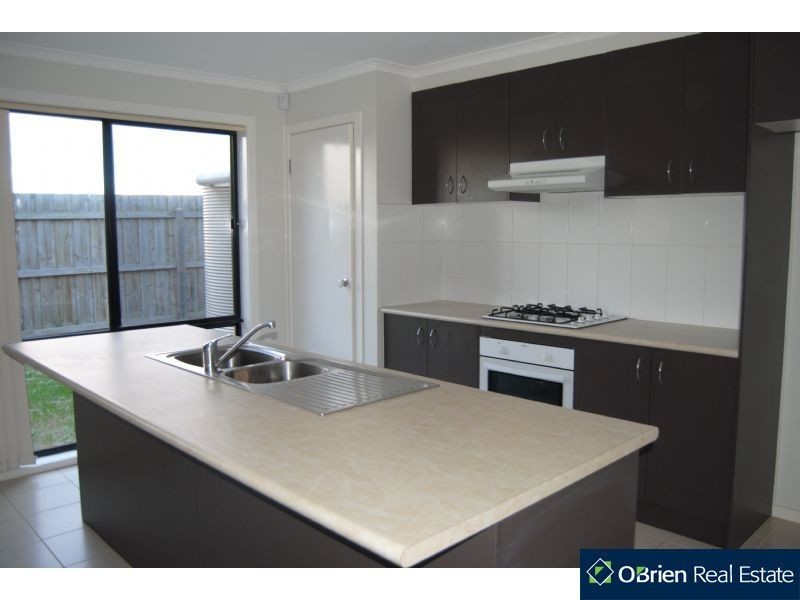 11/9 Carly Close, Narre Warren South VIC 3805