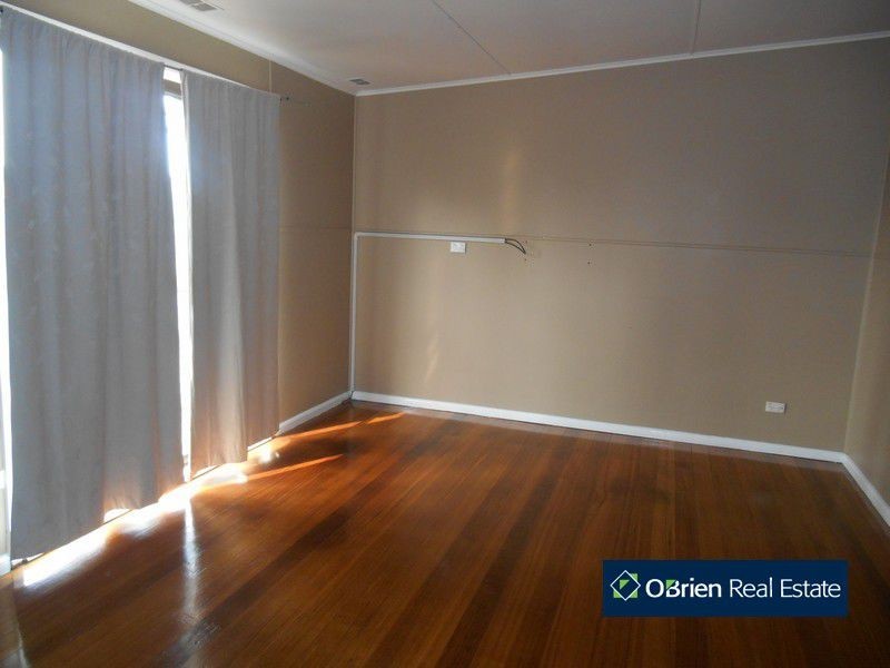 6 Canterbury Street, Cranbourne VIC 3977