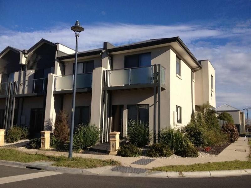 27 Harlesden Circuit, Pakenham VIC 3810