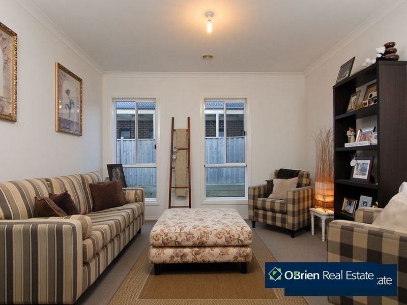 28 Thunderbolt Drive, Cranbourne East VIC 3977