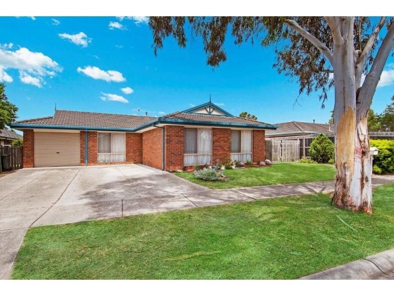 4 Glynelea Crescent, Skye VIC 3977