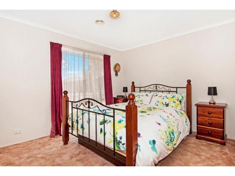 4 Glynelea Crescent, Skye VIC 3977