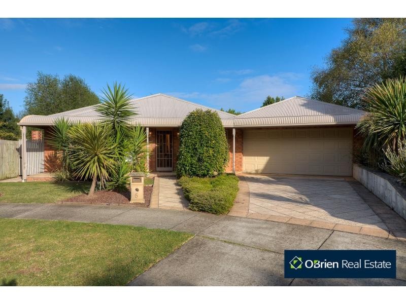5 Maralee Court, Berwick VIC 3806