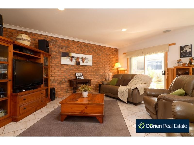 5 Maralee Court, Berwick VIC 3806